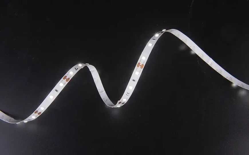 Led лента COLORS 120шт/м 24V 9,6Вт 4mm CRI=90 4000К ІР20 с кратностью реза 50мм узкая D6120-24V-4mm-NW фото